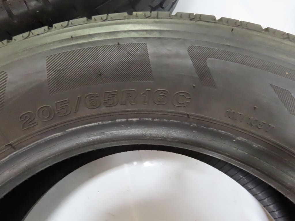 Reifensatz von Firestone Vanhawk 2