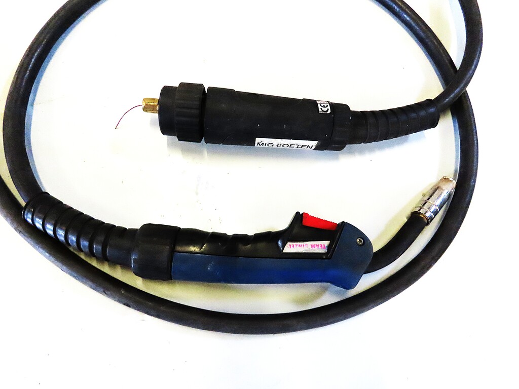 MIG/MAG-Schweißbrenner mit Anleitung