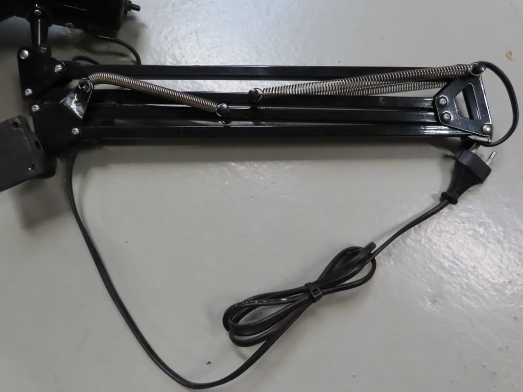 Tischlampe mit Gelenkarm – Occasion