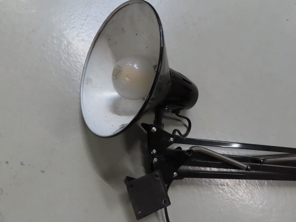 Tischlampe mit Gelenkarm – Occasion