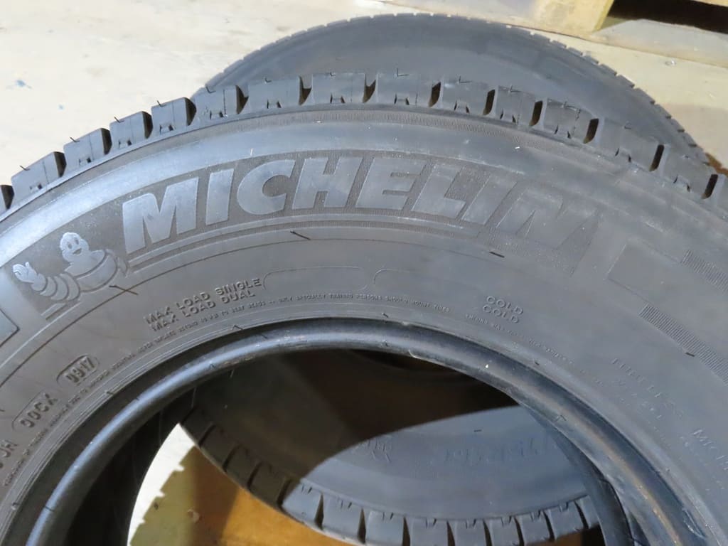 Reifensatz Michelin Agilis (Sommer)-Occasion