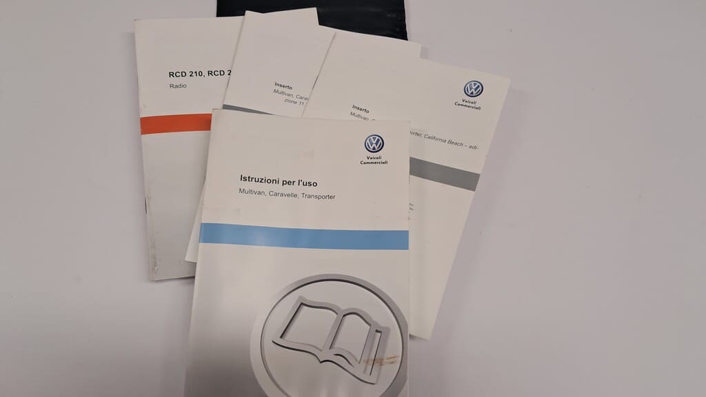 Bordmappe für VW T5 Multivan, Caravelle, Transporter (Istruzioni per l’uso)