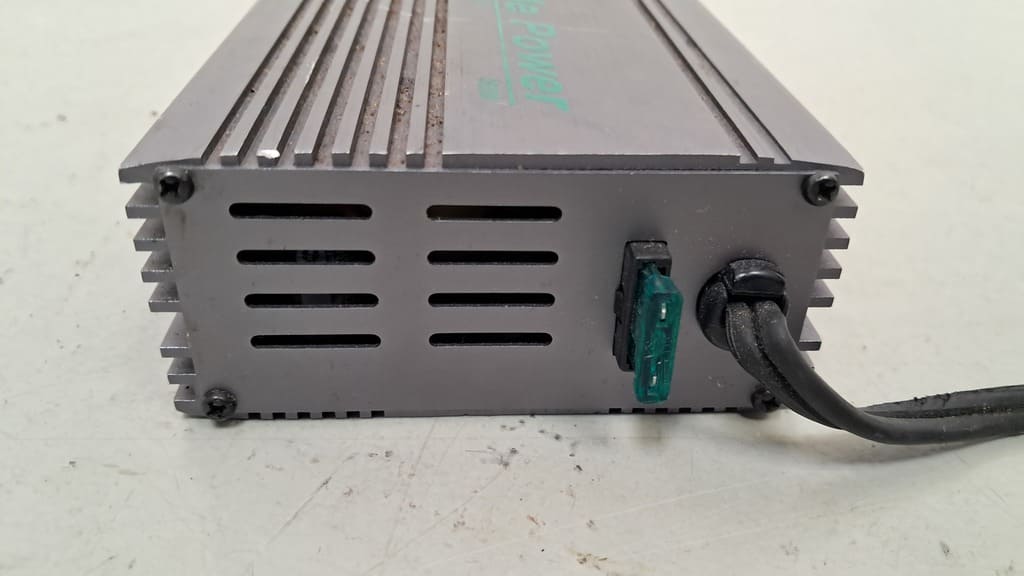 Power Inverter DC_AC Maxxtro (Wechselrichter)