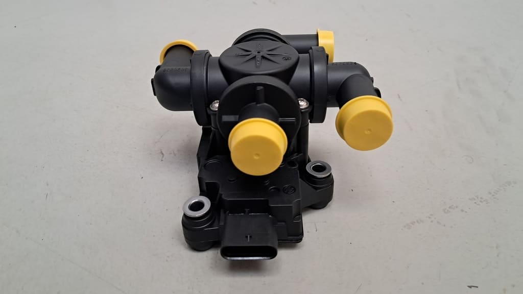 Original Magnetventil für den Kühlmittelkreislauf für Porsche Taycan (9J1906457A)