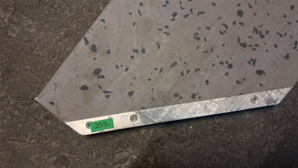 Bodenplatte T5/T6 mit 1 Schiebetüre und Airlinieschiene (2-teilig)