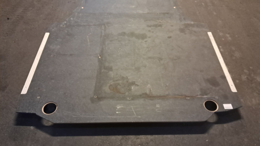 Bott Bodenplatte für VW T5/T6 mit 2 Schiebetüre und Airlineschiene (2-teilig)