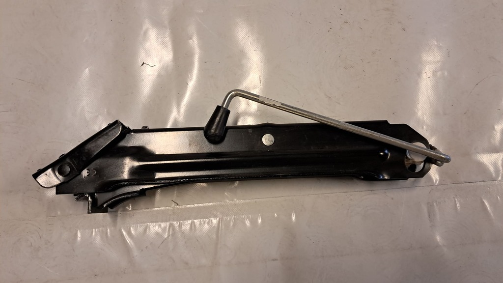 Wagenheber Pannenset Bordwerkzeug VW T5/T6 Transporter 7E8 011 031