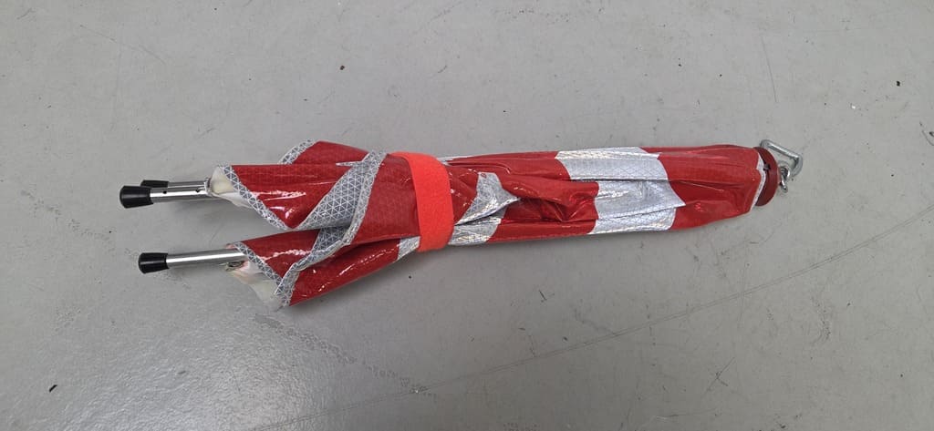 Warndreieck klappbar mit Tasche + Abschleppgurt