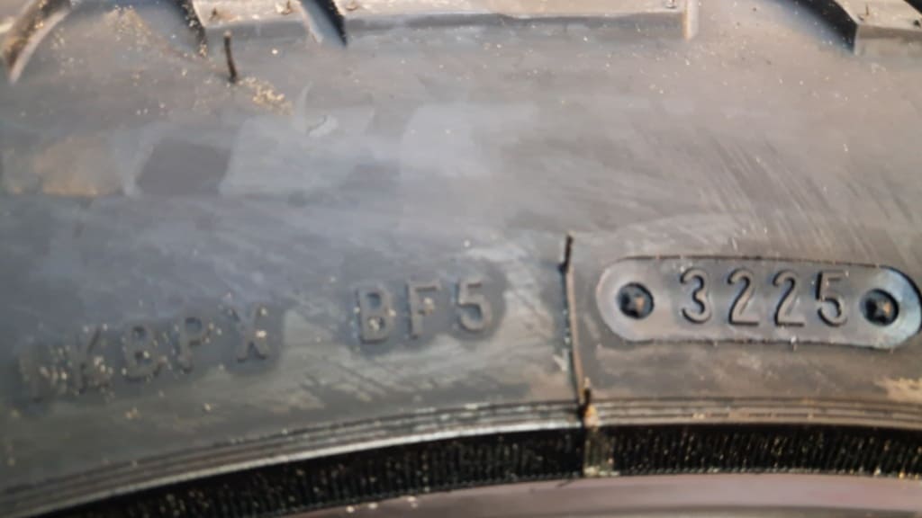 Radsatz Cooper Discoverer AT3 255/55R18 für Ford Tourneo Custom