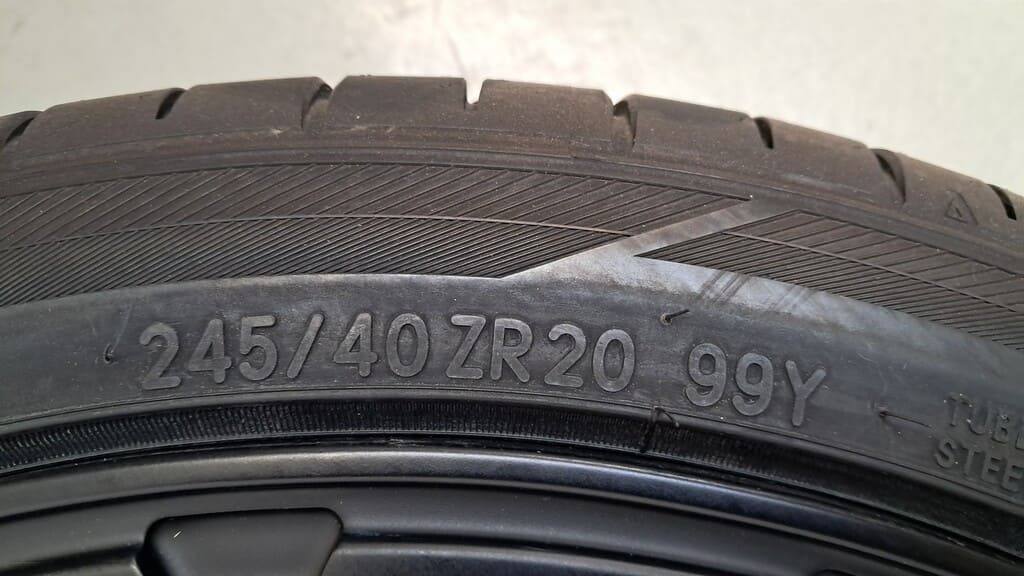 Radsatz Toyo Proxes Sport 245/40R20 für VW T5/T6/ T6.1 /VW Amarok bis 2020