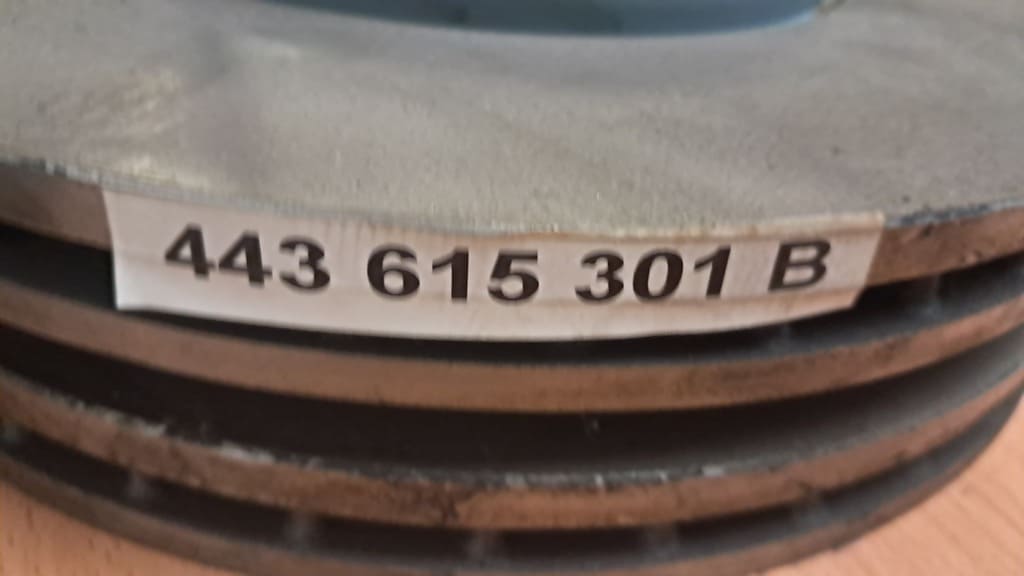 2 Originale Bremsscheiben (443615301B) für Audi 100 / Audi 200 1983-1991