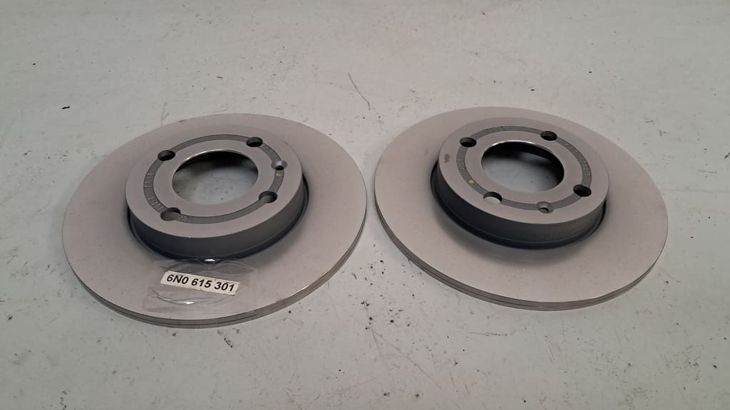 2 originale Bremsscheiben für VW Polo 6N / 6N2