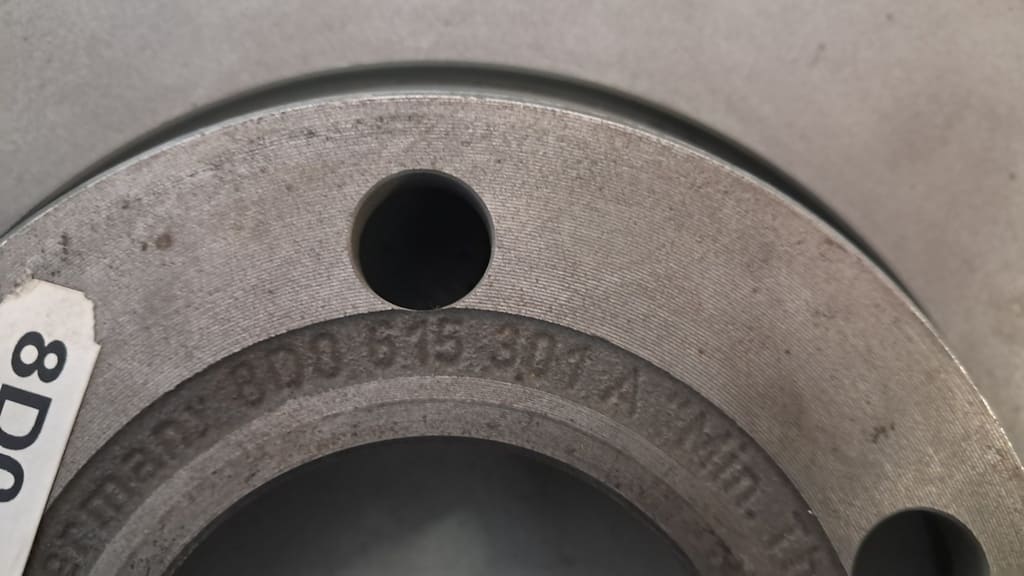 2 originale Bremsscheiben (8D0615301A) VW Passat