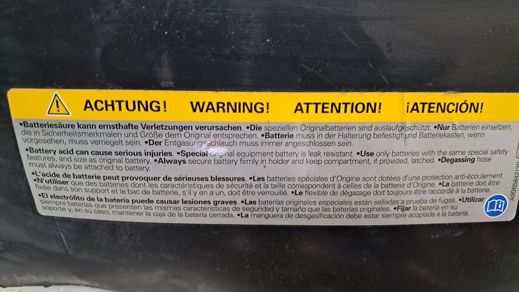 Batterieabdeckung (7E0 915 100) für VW T5/T6