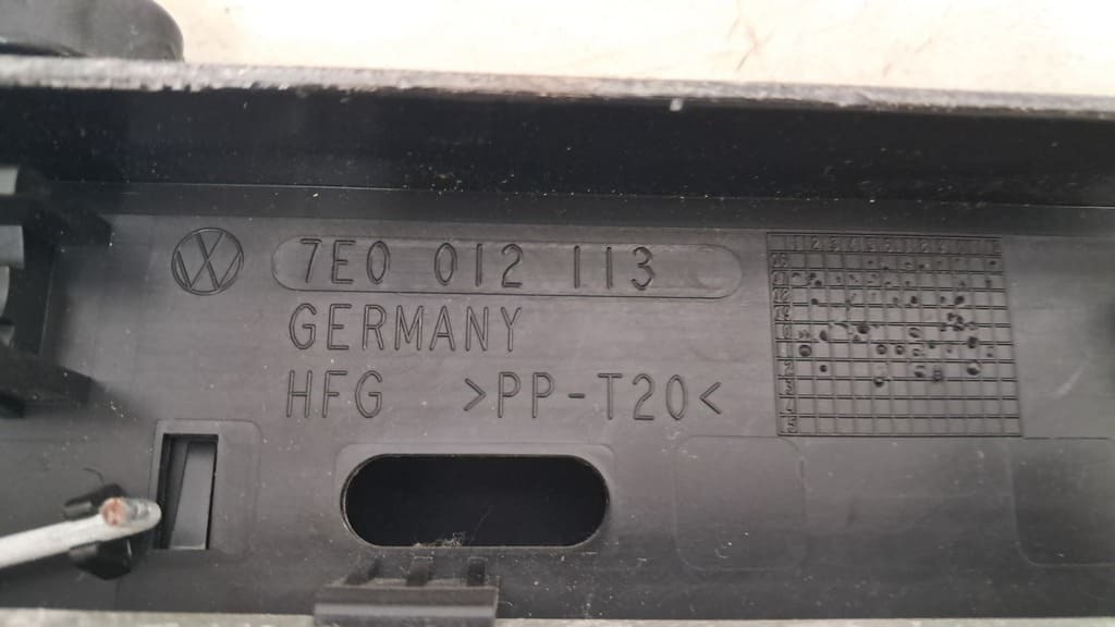 Bordwerkzeug Pannenset mit Abschleppöse Abschlepphaken für VW T5/T6