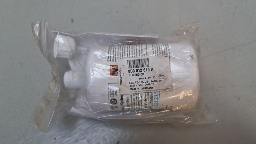 Reifenpannenset inkl. Aufbewahrungsbox (unter Fahrersitz