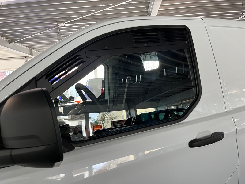Lüftungsgitter - Set Fahrerhaus für Ford Transit Custom / VW Transporter (2025)