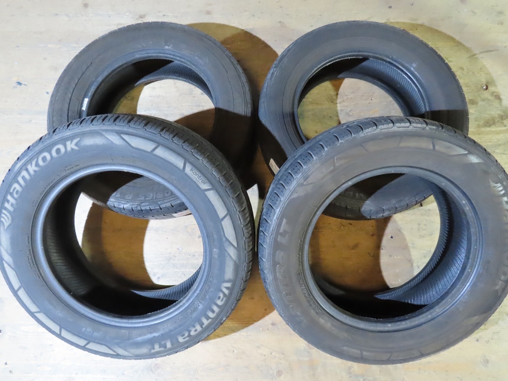 2 Räder Hankook Vantra LT 225/75R16C – Occasion