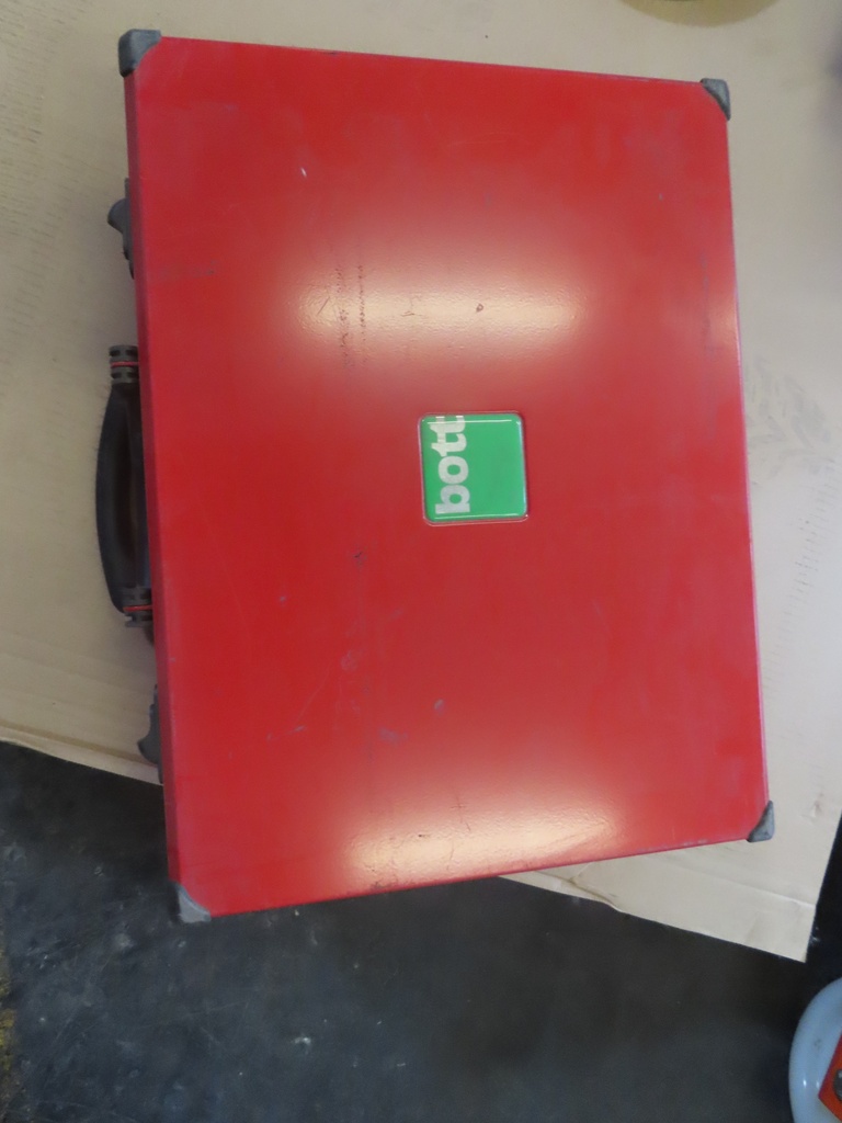 2 Koffer Bott rot