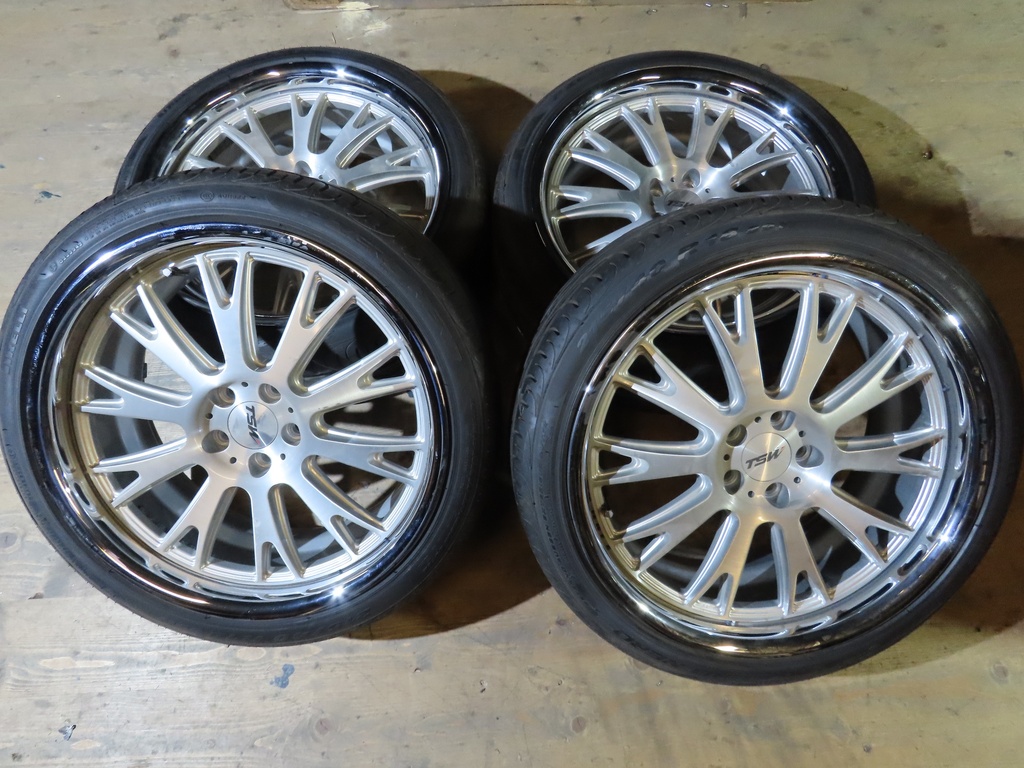 Radsatz  Pirelli PZERO Nero 215/40 R18 für Subaru Impreza-Occasion