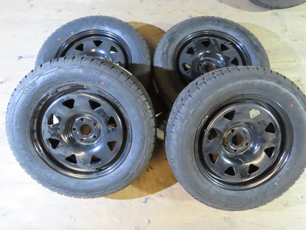 Radsatz Cooper Discoverer ATT 235/50 R17  für VW T4(Sommer)-Occasion