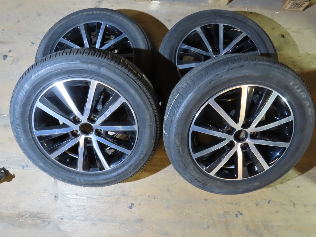 Radsatz Bridgestone Turanza ER300 235/55 R17 für VW T5/T6/T6.1 17" (Sommer)-Occasion