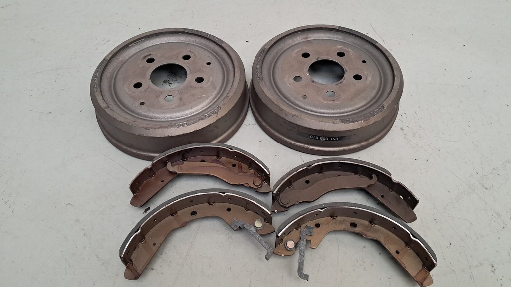 2 Bremstrommel Syncro 14 für Hinterachse VW Transporter T3 (1979–1992)-Occasion