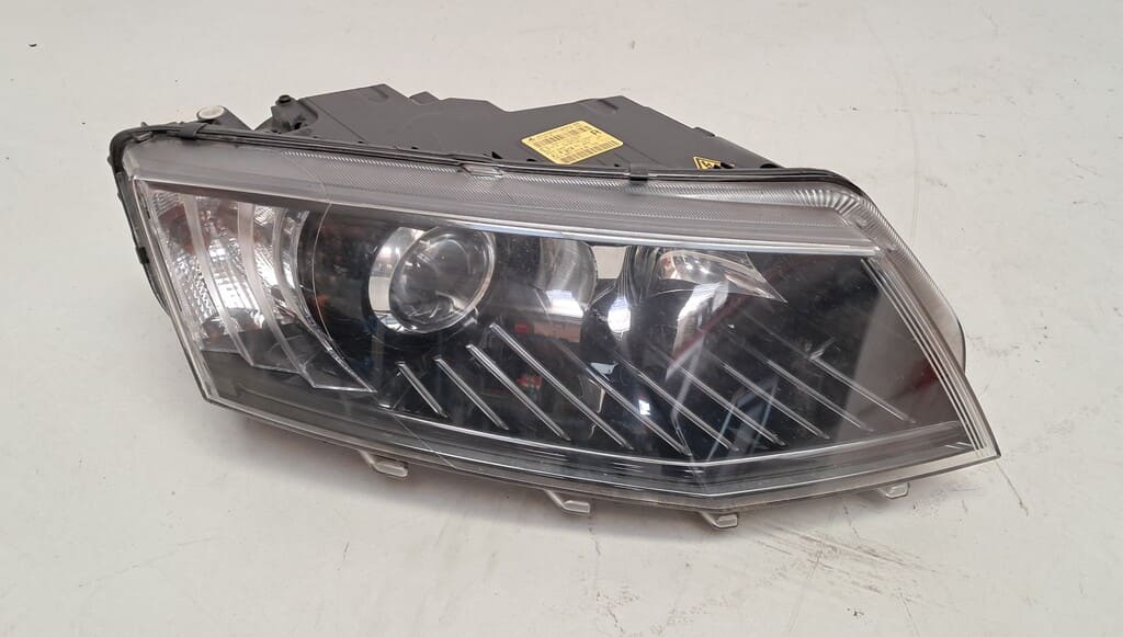 Xenon-Scheinwerfer rechts (5E1941016B) für  Škoda Octavia III (2013–2017)
