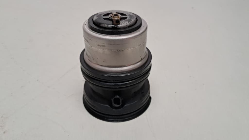 Original Kühlmittel-Thermostat (P94810603404) für Porsche Macan